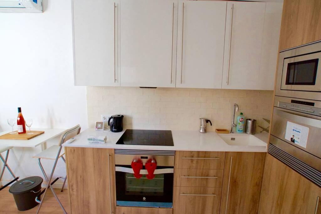 הוספיטלט דה יוברגאט Lovely Flat Fira Mwc מראה חיצוני תמונה